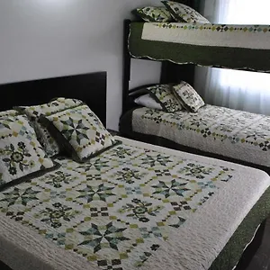 Bed and breakfast Familiar La Alborada, Bogotá